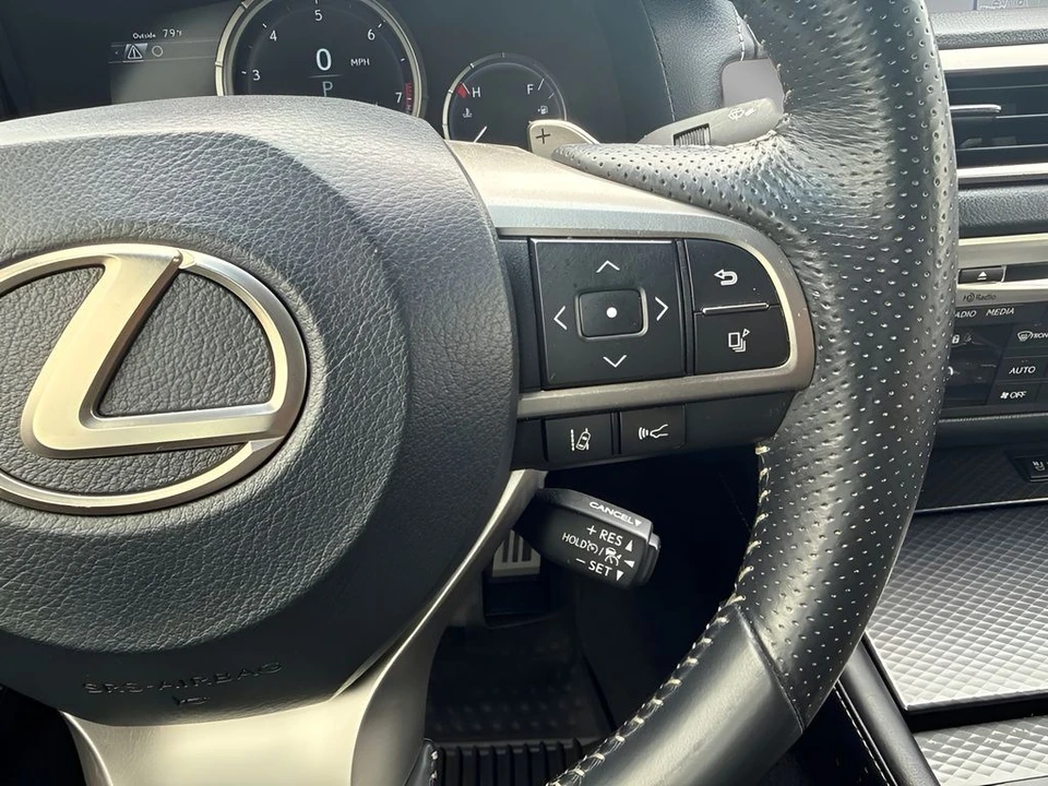 2020 Lexus GS 4th Gen - Image 17 of 31