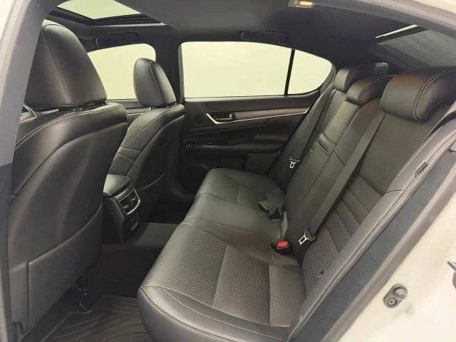 2020 Lexus GS 4th Gen - Image 17 of 31