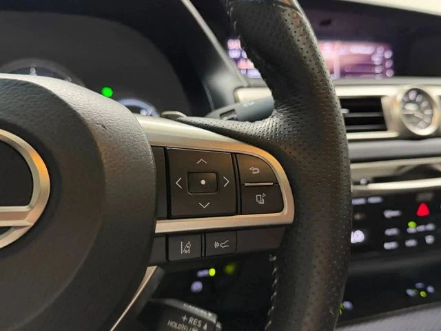 2020 Lexus GS 4th Gen - Image 28 of 31
