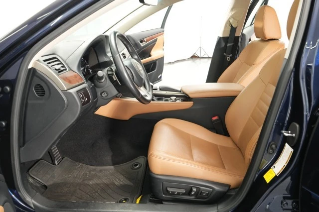 2020 Lexus GS 4th Gen - Image 22 of 31
