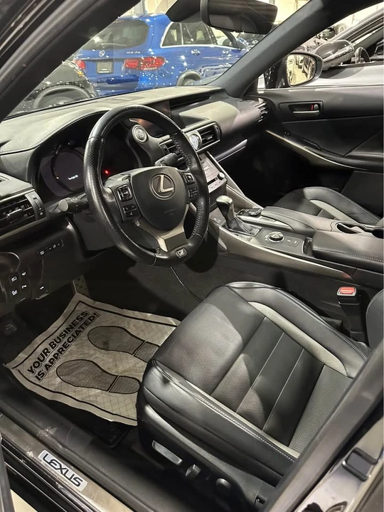 2020 Lexus IS 3rd Gen - Image 5 of 8