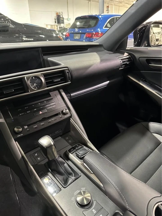 2020 Lexus IS 3rd Gen - Image 7 of 8