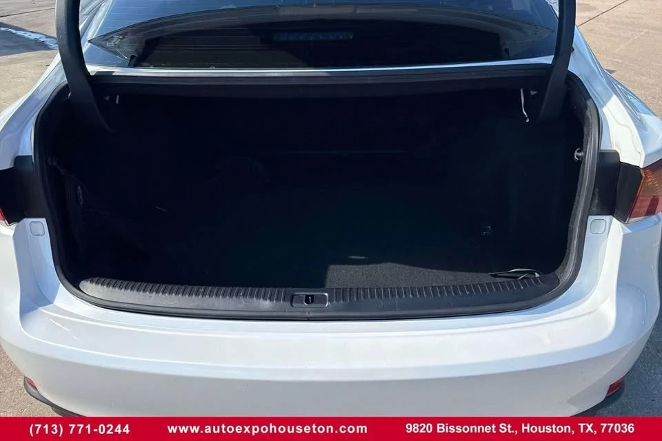 2020 Lexus IS 3rd Gen - Image 16 of 19