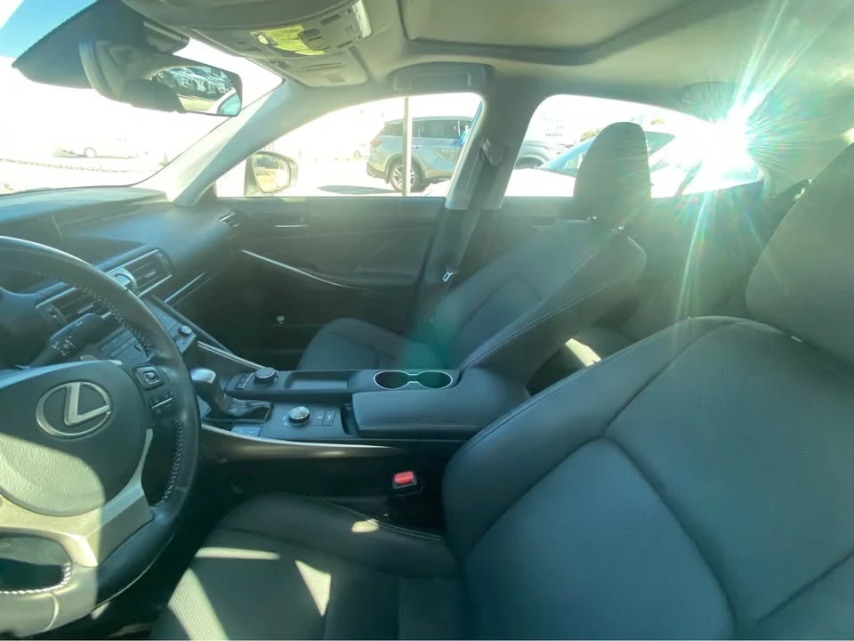 2020 Lexus IS 3rd Gen - Image 4 of 6