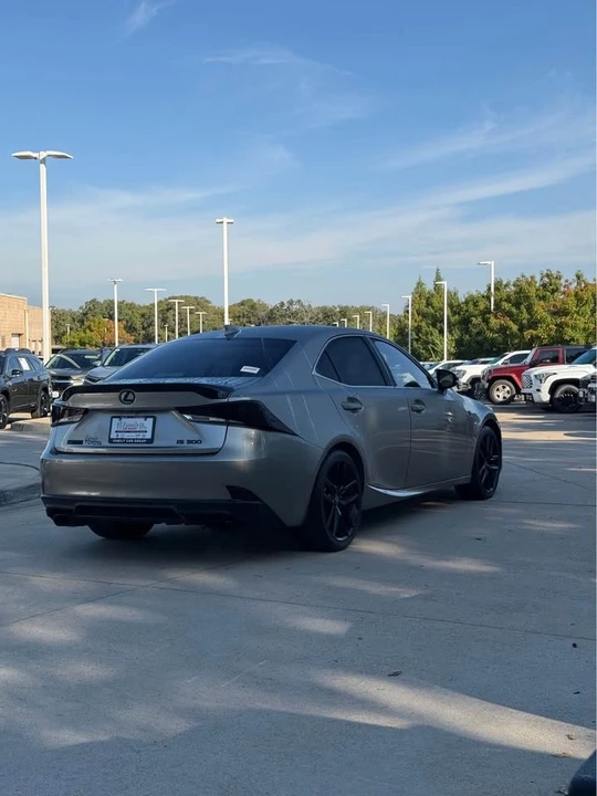 2020 Lexus IS 3rd Gen - Image 5 of 13