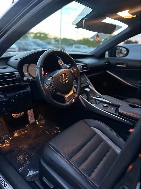2020 Lexus IS 3rd Gen - Image 3 of 4