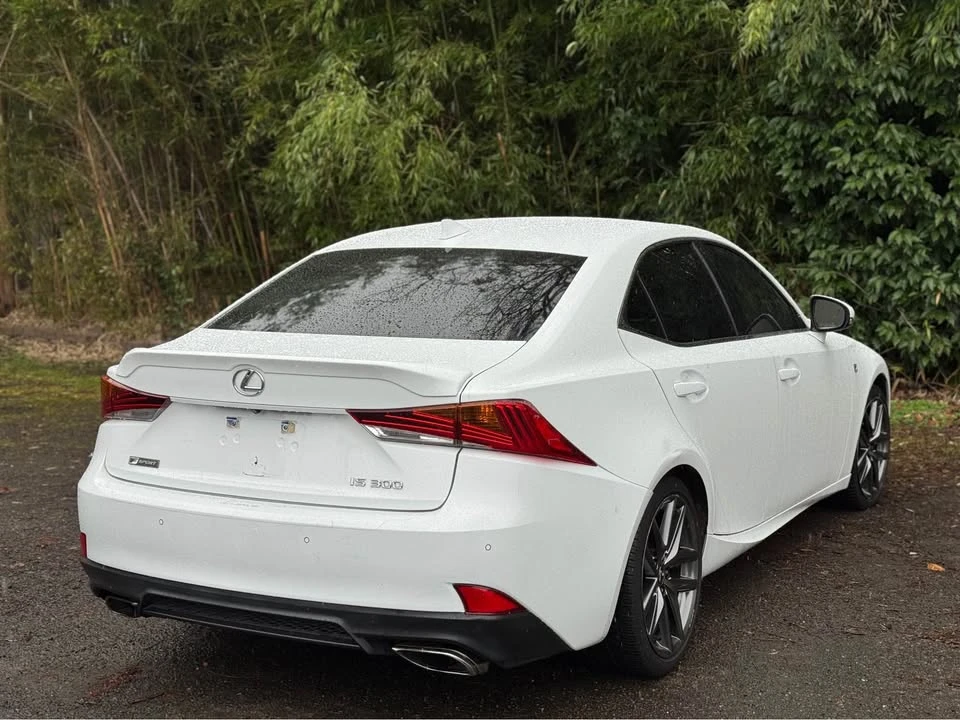 2020 Lexus IS 3rd Gen - Image 6 of 10