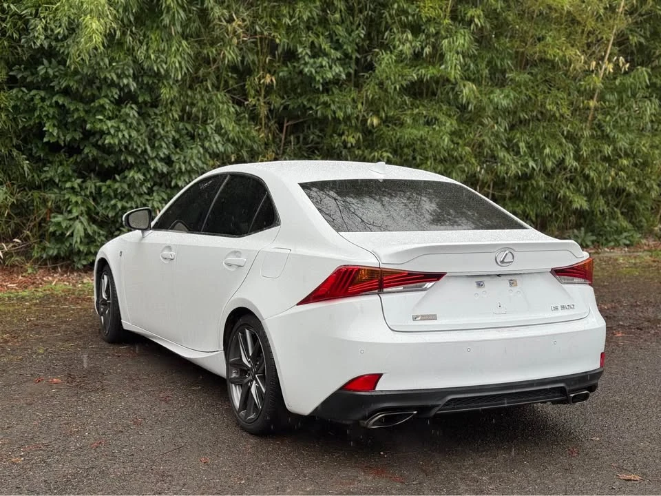 2020 Lexus IS 3rd Gen - Image 7 of 10