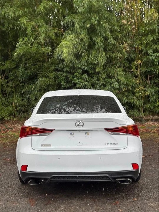 2020 Lexus IS 3rd Gen - Image 8 of 10