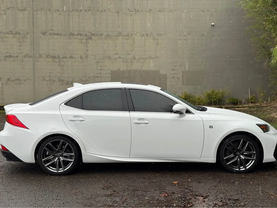 2020 Lexus IS 3rd Gen - Image 5 of 10