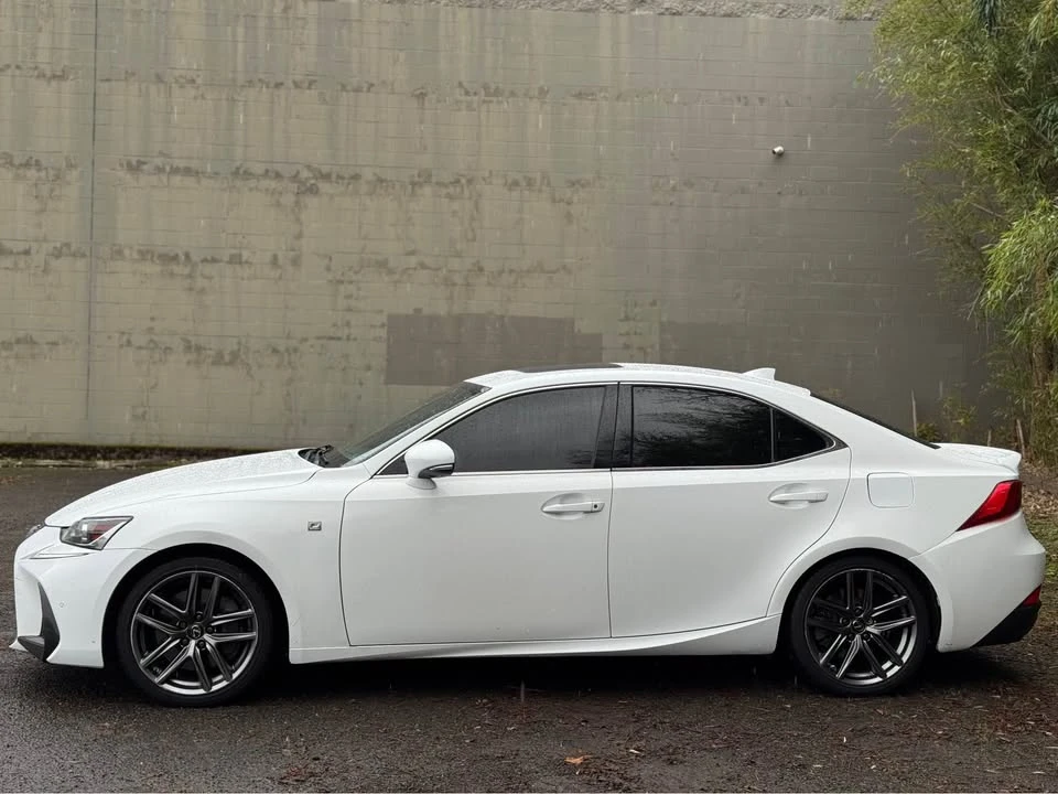 2020 Lexus IS 3rd Gen - Image 4 of 10