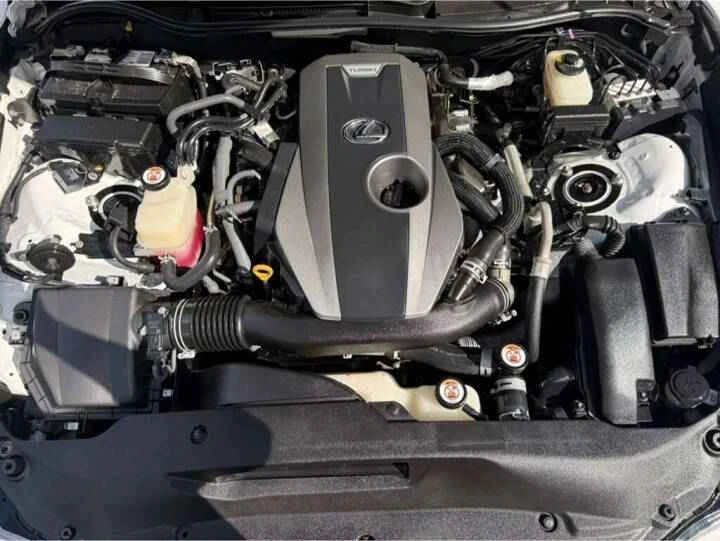 2020 Lexus IS 3rd Gen - Image 9 of 10
