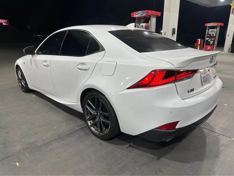 2020 Lexus IS 3rd Gen - Image 5 of 20