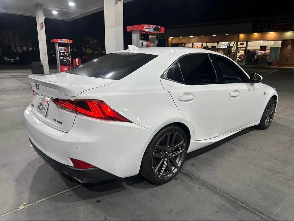 2020 Lexus IS 3rd Gen - Image 4 of 20