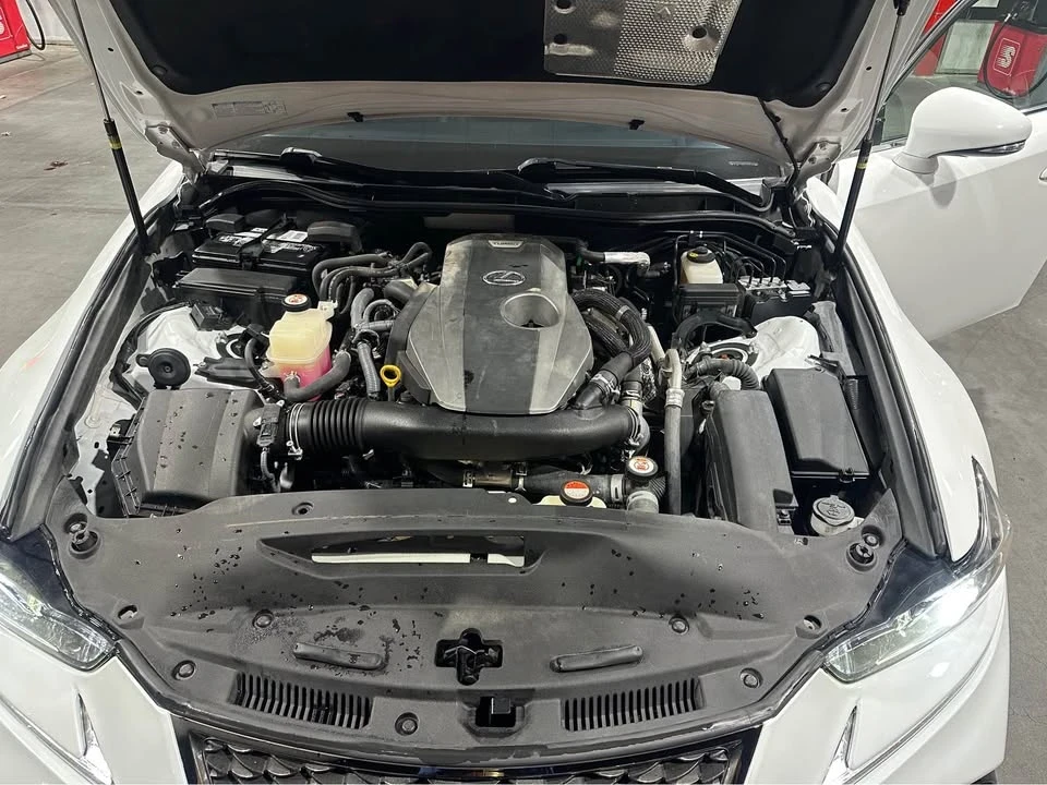 2020 Lexus IS 3rd Gen - Image 17 of 20