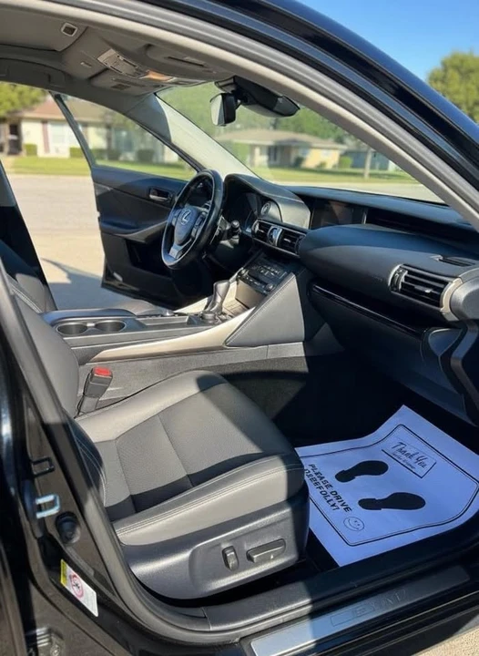 2020 Lexus IS 3rd Gen - Image 16 of 17