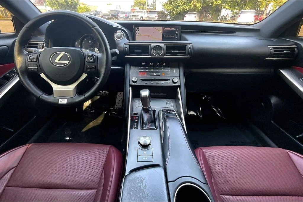 2020 Lexus IS 3rd Gen - Image 16 of 31
