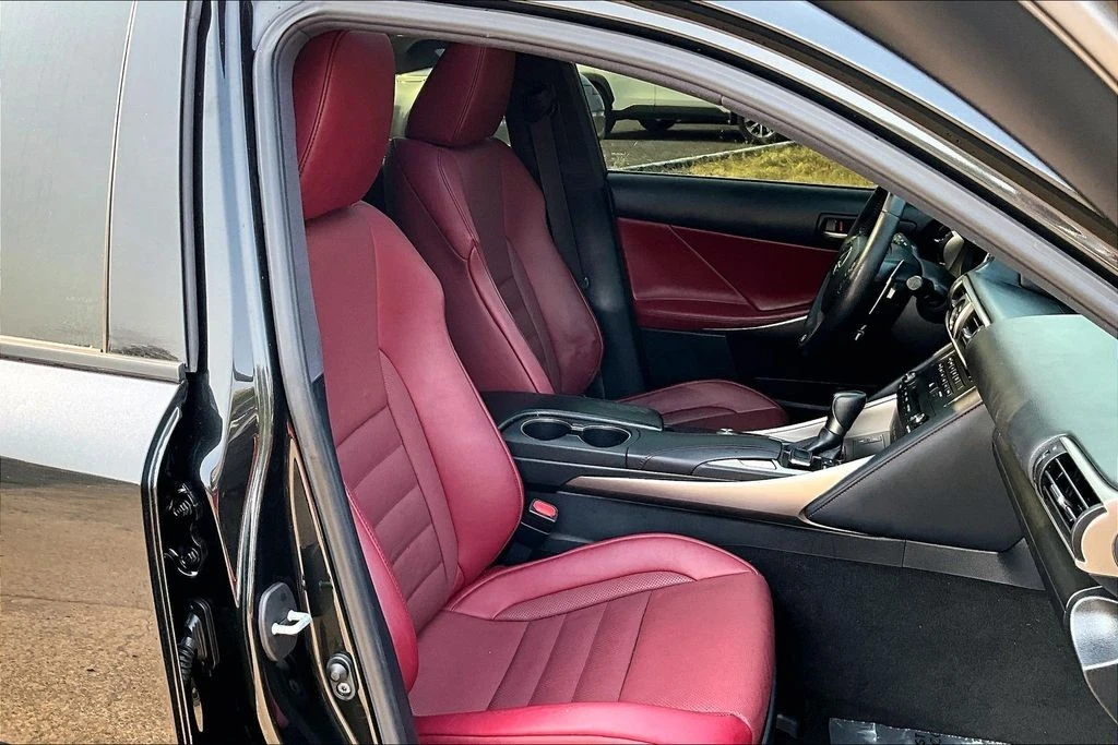 2020 Lexus IS 3rd Gen - Image 10 of 31