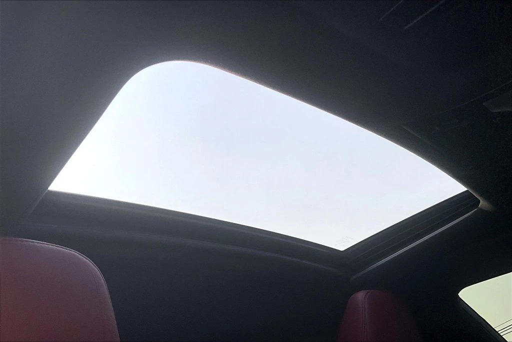 2020 Lexus IS 3rd Gen - Image 15 of 31