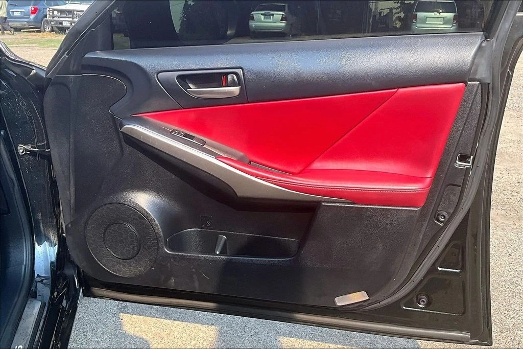2020 Lexus IS 3rd Gen - Image 23 of 31