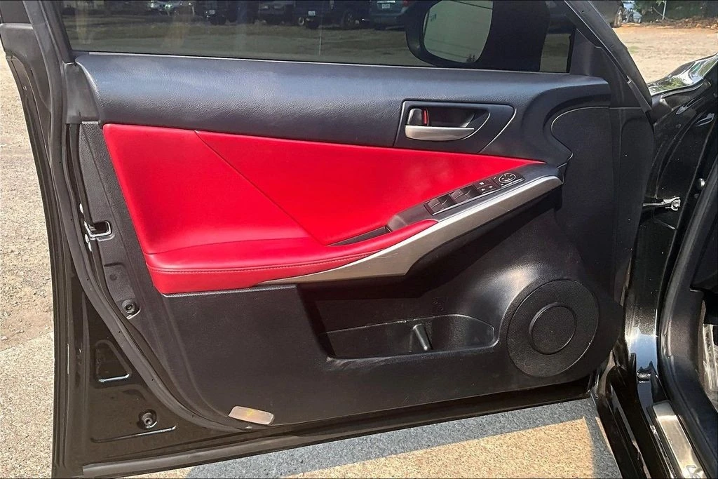 2020 Lexus IS 3rd Gen - Image 22 of 31