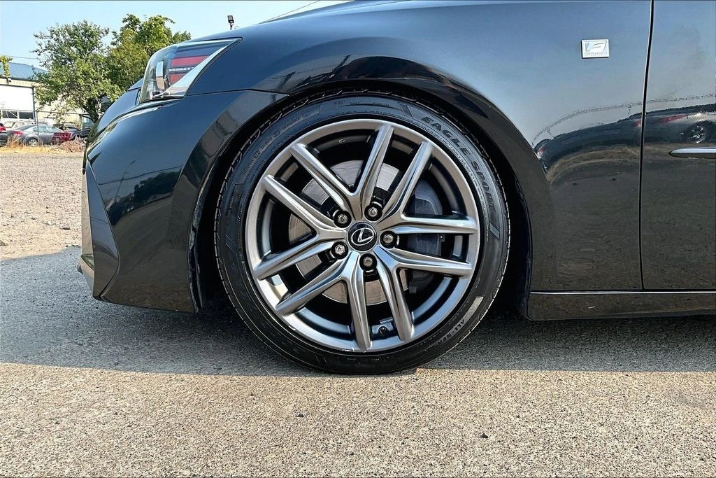 2020 Lexus IS 3rd Gen - Image 12 of 31