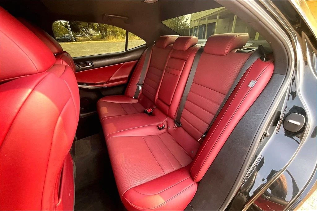 2020 Lexus IS 3rd Gen - Image 21 of 31