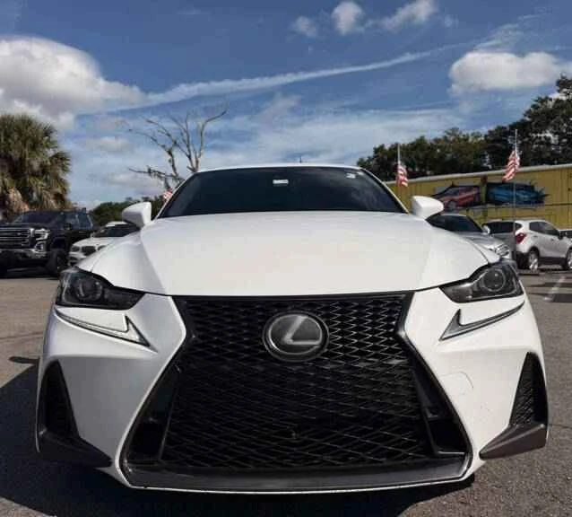 2020 Lexus IS 3rd Gen - Image 4 of 8