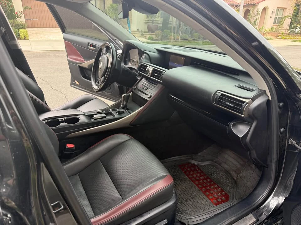 2020 Lexus IS 3rd Gen - Image 9 of 19