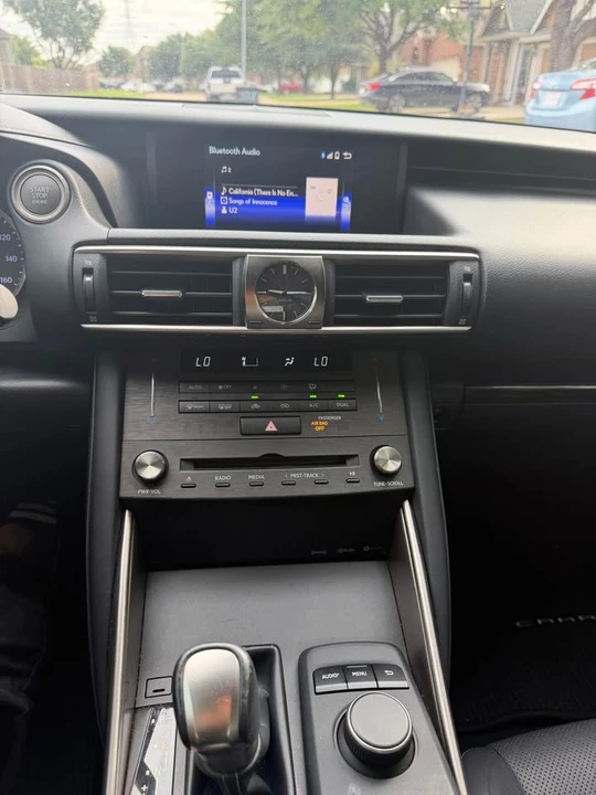 2020 Lexus IS 3rd Gen - Image 5 of 10