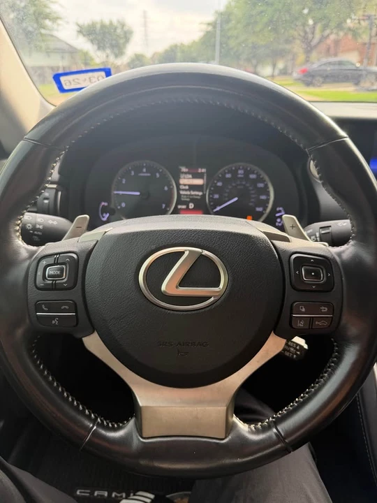 2020 Lexus IS 3rd Gen - Image 4 of 10