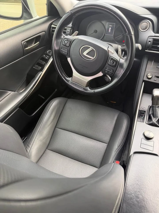 2020 Lexus IS 3rd Gen - Image 7 of 10