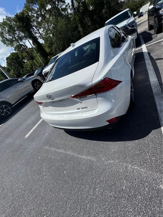 2020 Lexus IS 3rd Gen - Image 7 of 8