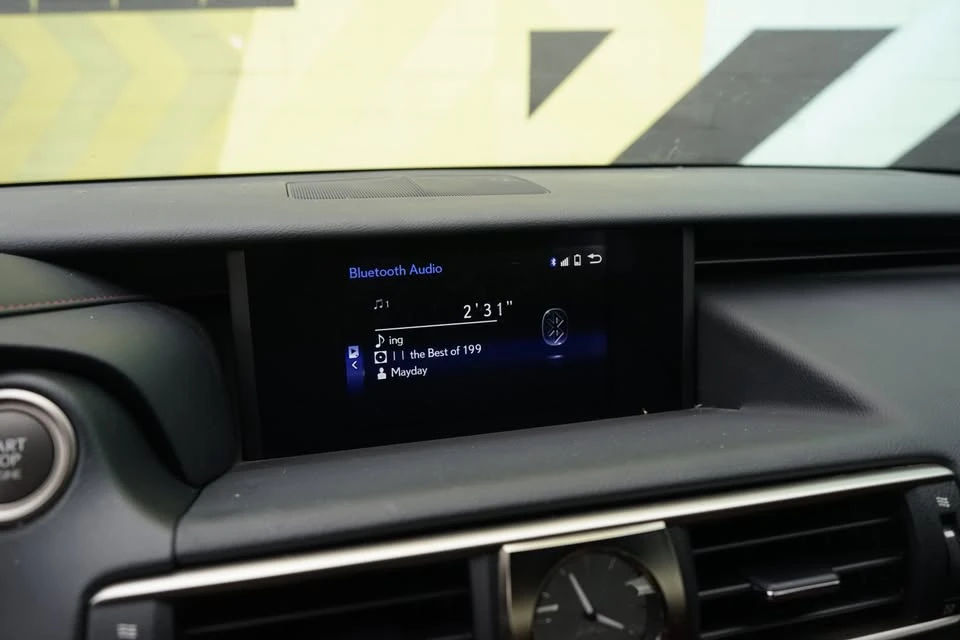 2020 Lexus IS 3rd Gen - Image 17 of 18
