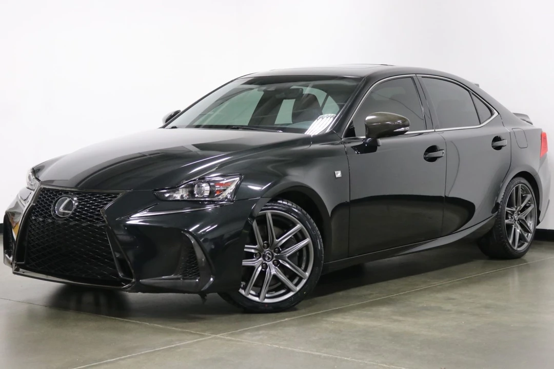 2020 Lexus IS 3rd Gen - Image 5 of 12