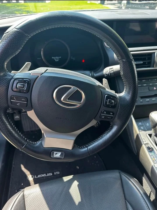 2020 Lexus IS 3rd Gen - Image 6 of 10