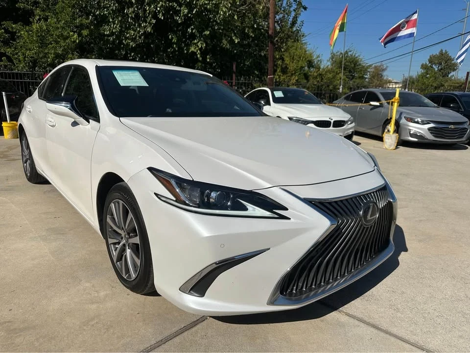 2020 Lexus IS 3rd Gen - Image 12 of 13