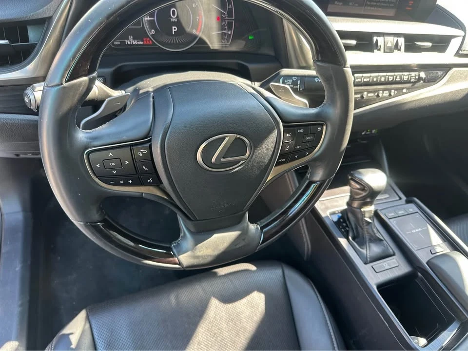 2020 Lexus IS 3rd Gen - Image 4 of 13
