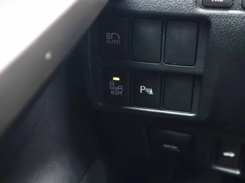 2020 Lexus IS 3rd Gen - Image 2 of 17