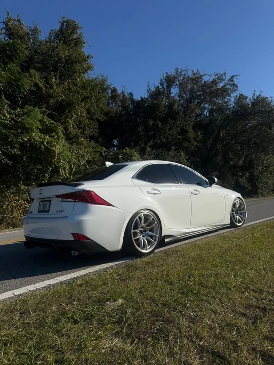 2020 Lexus IS 3rd Gen - Image 3 of 10