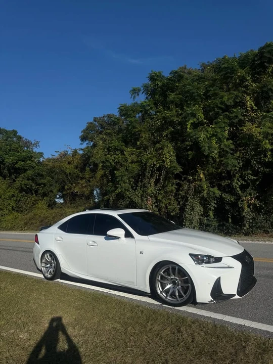 2020 Lexus IS 3rd Gen - Image 5 of 10