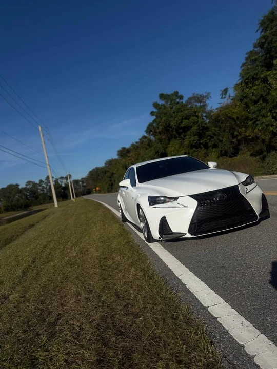 2020 Lexus IS 3rd Gen - Image 6 of 10