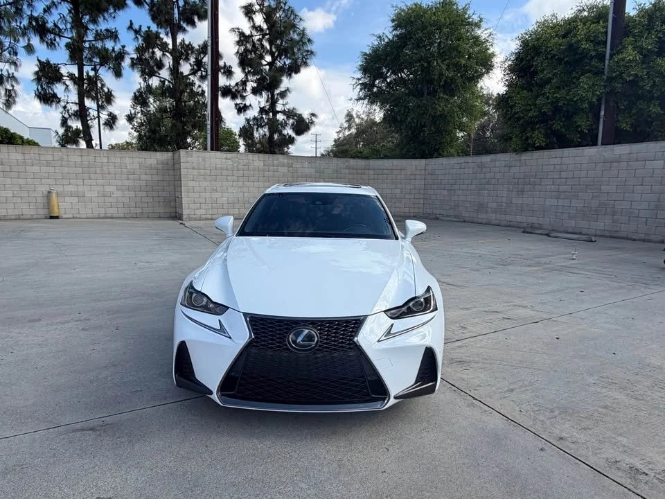 2020 Lexus IS 3rd Gen - Image 5 of 10