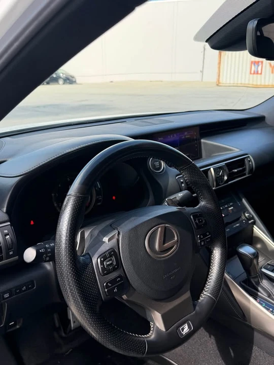 2020 Lexus IS 3rd Gen - Image 9 of 10