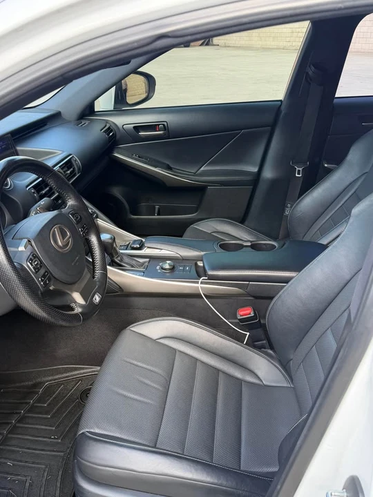 2020 Lexus IS 3rd Gen - Image 7 of 10