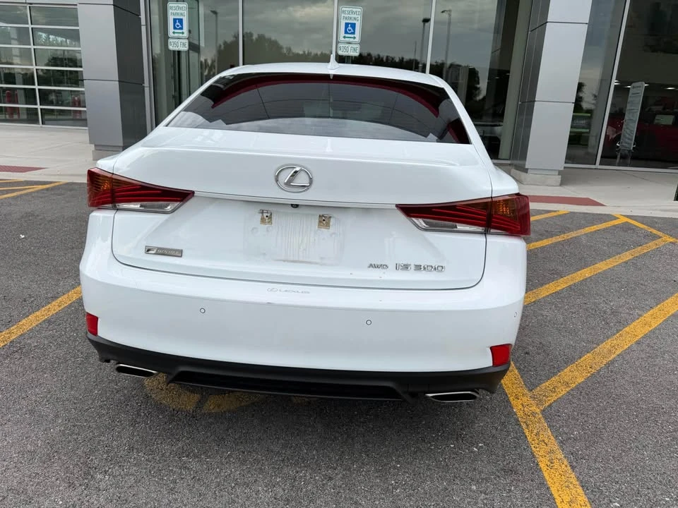 2020 Lexus IS 3rd Gen - Image 6 of 12