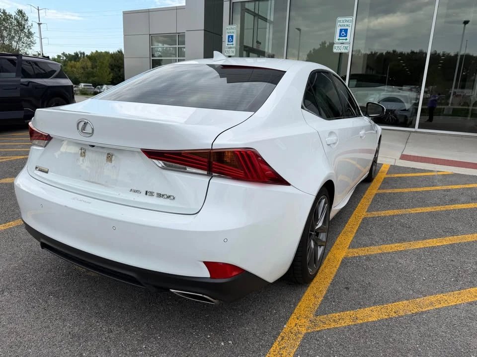 2020 Lexus IS 3rd Gen - Image 5 of 12