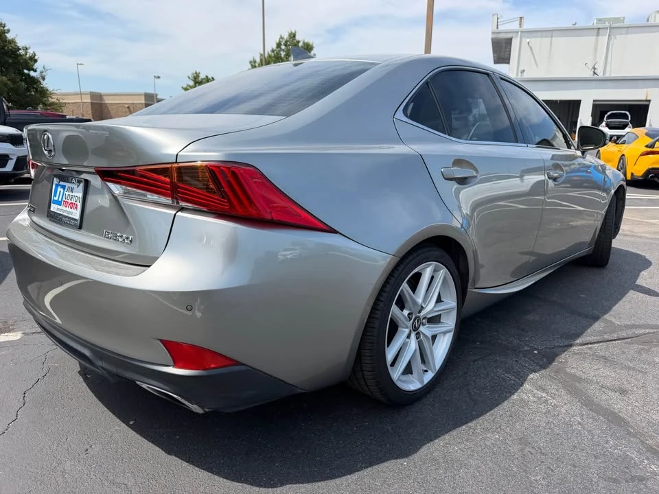 2020 Lexus IS 3rd Gen - Image 5 of 16