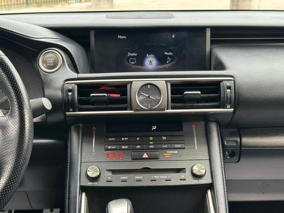 2020 Lexus IS 3rd Gen - Image 17 of 20