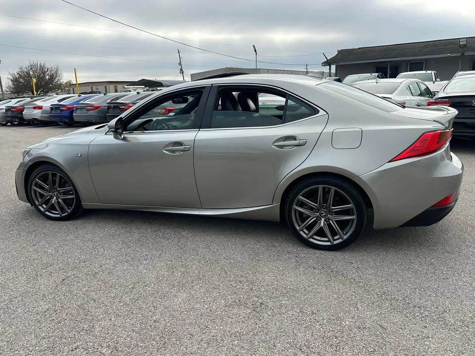 2020 Lexus IS 3rd Gen - Image 4 of 20